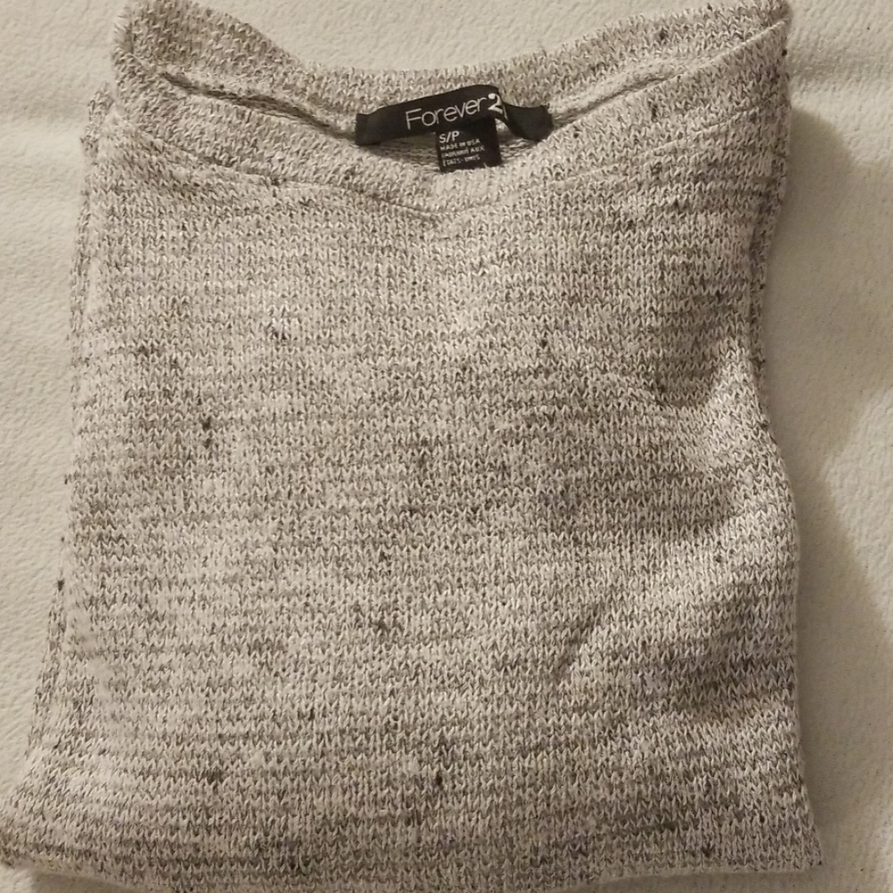 Forever 21 sweater great condition size S fits a M